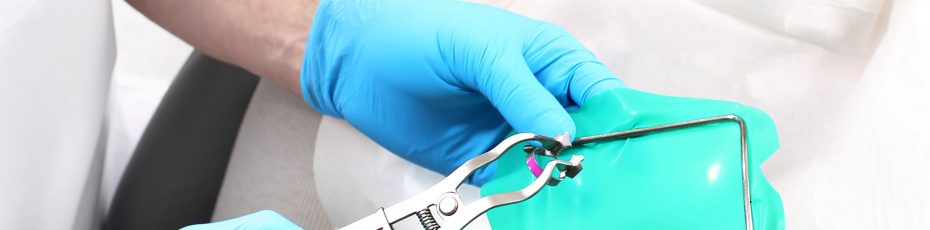 the difference between simple and surgical tooth extractions